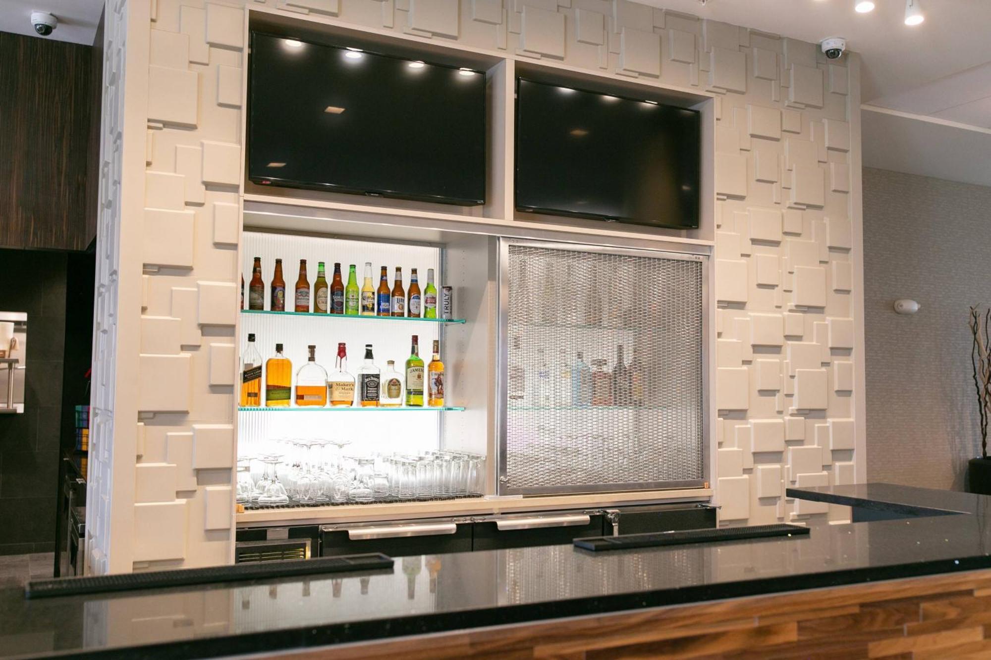埃尔克哈特万豪万怡酒店 外观 照片